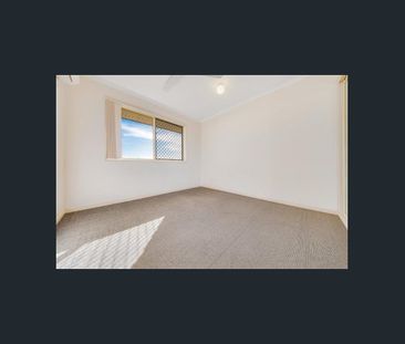 FULLY AIR CONDITIONED, 4 BEDROOM HOME WITH A SHED - Photo 2