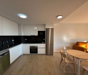 Piso de alquiler en Avenida de Los Guindos, Los Guindos - Parque Me... - Photo 4