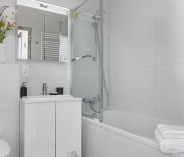 Przestronna kawalerka w prestiżowym budynku 31.71 m² - Фото 3