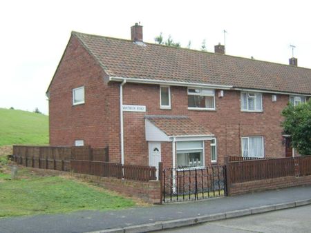 3 bedroom terraced house to rent - Photo 4
