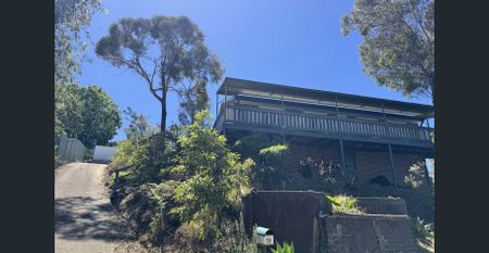 Relaxed, open living with sweeping views - Photo 5