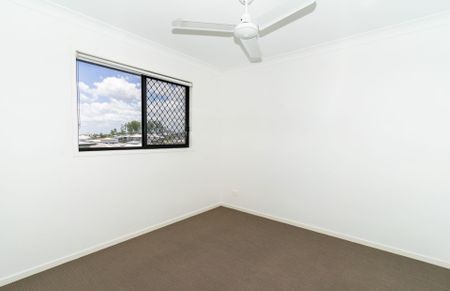 4 Bedroom Family Home located in Springfield Rise - Available January 2026! - Photo 2