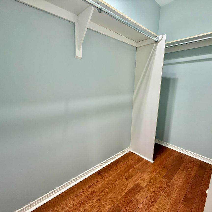 For Lease - 70 TRUMP Avenue, Carlington - Central Park, Ontario - Photo 1