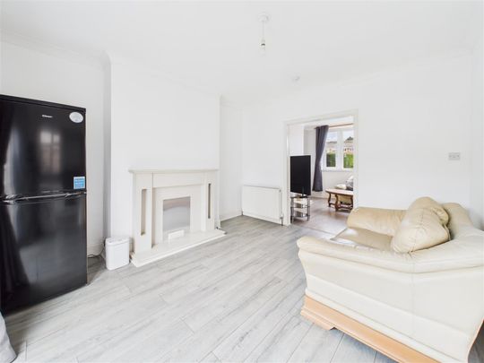 3 bedroom Detached house to rent - Photo 1