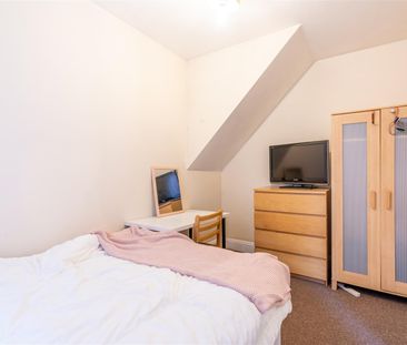 3 bed flat to rent in Tavistock Road, Jesmond, NE2 - Photo 6