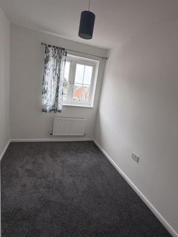 2 bedroom terraced house to rent - Photo 4