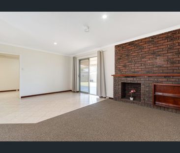 Fresh 3 x 1 Home in a Prime Location! - Photo 6