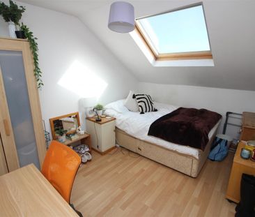 6 bedroom Student Maisonette to rent in Myrtle Grove, Newcastle Upo... - Photo 4