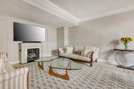 3 bedroom mews to rent - Photo 2