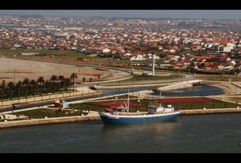 Apartamento T2 Mobilado na Praia da Barra.