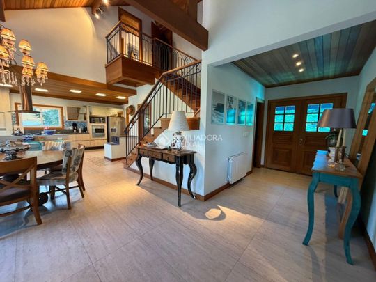 Casa em Condomínio com 3 quartos e 312m² para alugar em Aspen Mountain, Gramado. - Photo 1