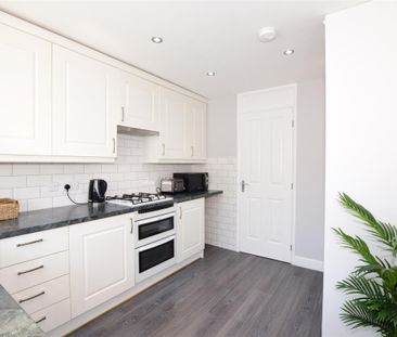 2 bedroom end of terrace house to rent - Photo 5