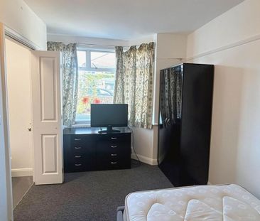 1 bedroom in a house share to rent - Photo 5