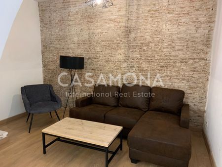 Charming Renovated Catalan-Style House with Terrace in Barceloneta - Photo 5