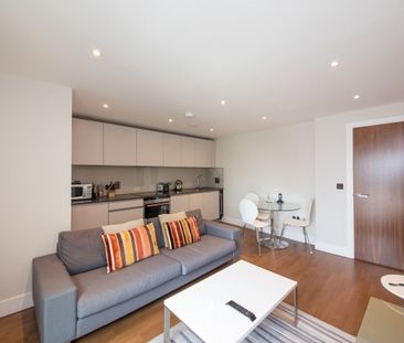1 Bed Flat, Whitechapel High St, E1 - Photo 1