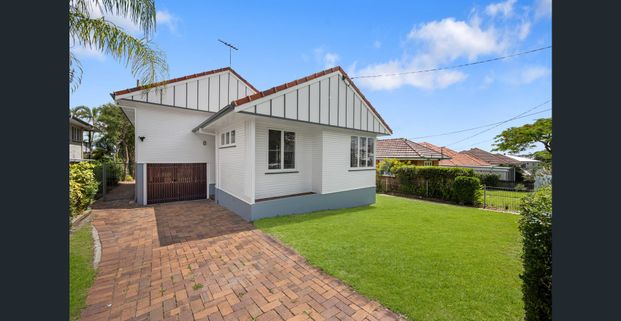 Lovely home on a great street - Photo 1