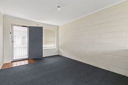 One bedroom unit - Photo 2