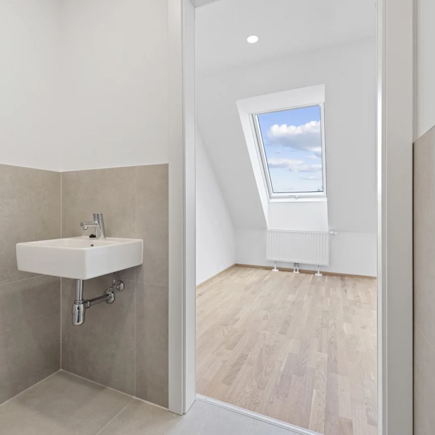 VDG18 - Lichtdurchflutete 3-Zimmer-DG-Wohnung mit Terrasse - TOP 36 - Photo 1