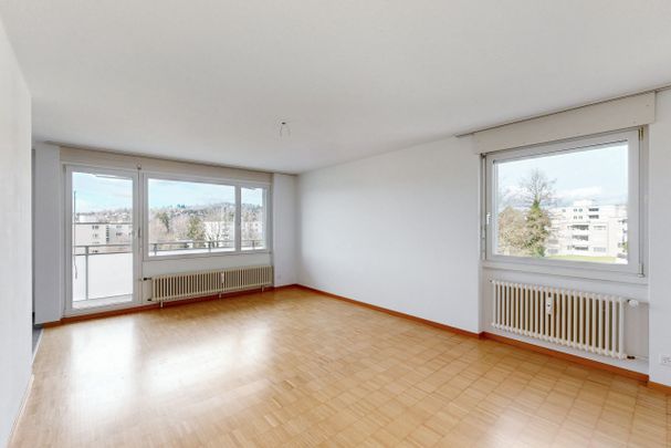 Their new home in the east of the city - Photo 1