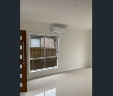 Modern & Private 2-Bedroom Granny Flat –- Utilities Included! - Photo 6