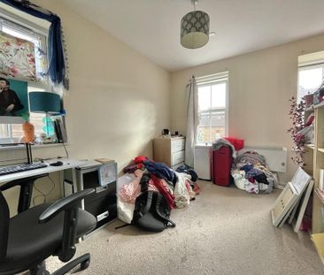 2 bedroom end of terrace house to rent - Photo 4