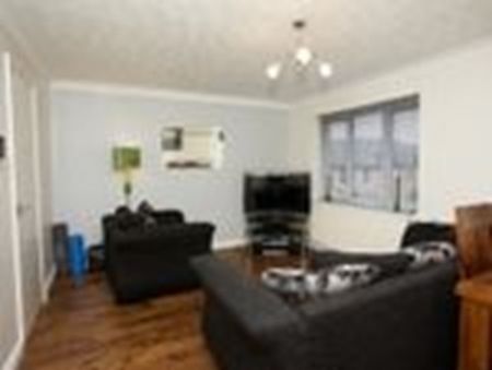 2 Bed Flat, Rodley, LS13 - Photo 2