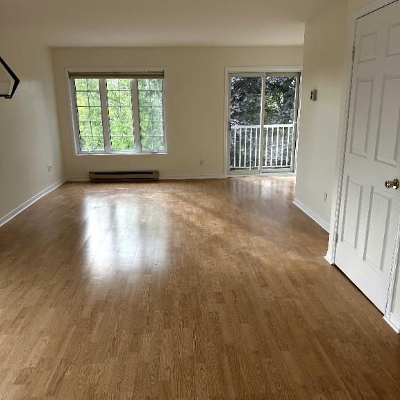 Logement 4 1/2 de style condo OTTERBURN PARK (libre) - Photo 1