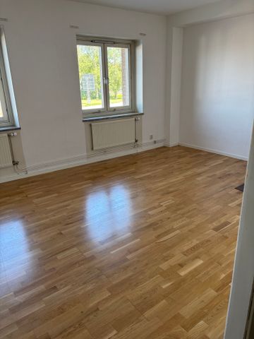 Västra Åsgatan, Eskilstuna - Photo 2