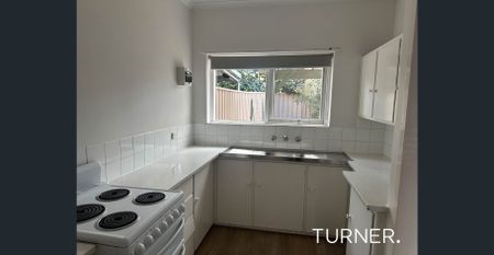 Lovely Renovated Townhouse - Photo 2