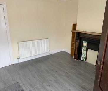 2 Bed Terraced House, Dallow, LU1 - Photo 6