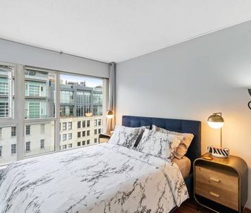 Vancouver Downtown*Furnished* Room available- from Jan 1 - Photo 2