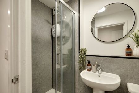 Gloucester Road North, Filton - Photo 4