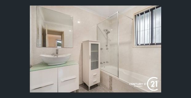 Comfortable Living ! - Photo 1