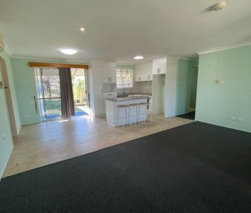 Tidy Home in Close Proximity to Kingaroy Hospital - Photo 3