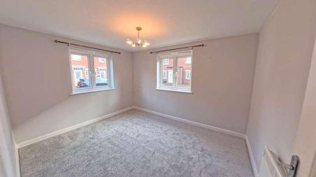 Macfarlane Chase, Weston-super-mare, BS23 - Photo 3