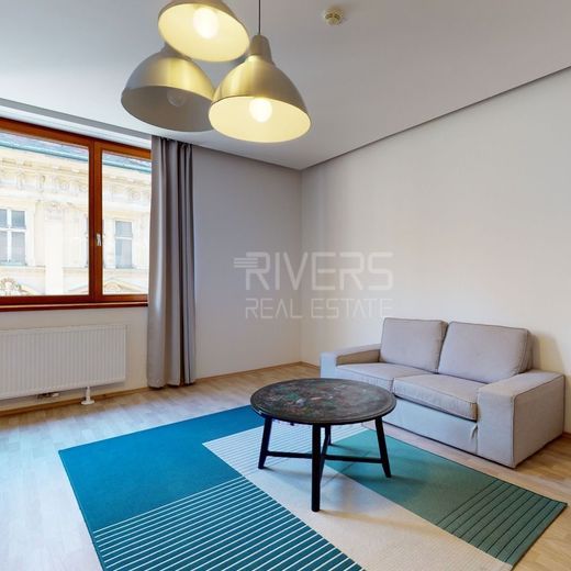 Priestranný byt v projekte City Gate - Photo 1