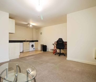 Wellington House Wellington Street, Swindon, Swindon, SN1 - Photo 1