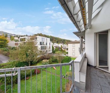 Helle Maisonette-Wohnung mit Cheminée und grosszügiger Raumaufteilung - Photo 1