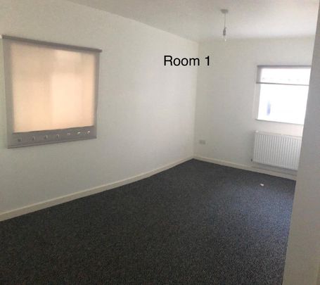 2 bedroom flat to rent - Photo 1