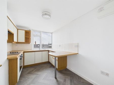 3 bedroom apartment to rent - Photo 4