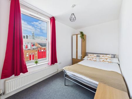 4 bedroom house to rent - Photo 2