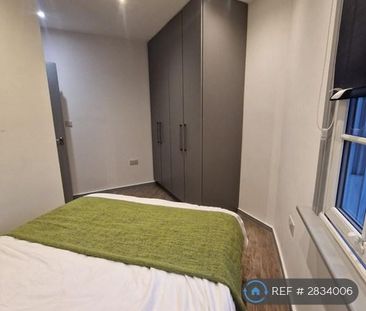 4 bedroom terraced house to rent - Photo 4