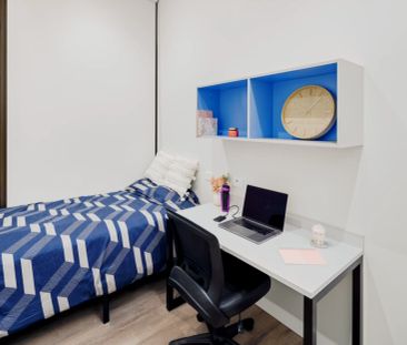 Two Bedroom Apartment Silver - Photo 2