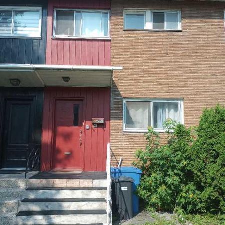 Townhouse for Rent in Beaconsfield, Qc. - Photo 4