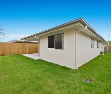 Modern Newly Built Home with Stylish Finishes & Private Outdoor Living - Photo 6