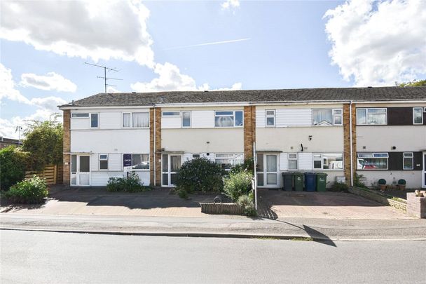 Newly Renovated 3 bedroom house to rent in the popular Cherry Hinton district within walking distance of ARM and the High Street offering a parade of shops. GCH. Rear enclosed garden. Unfurnished. Street Parking. - Photo 1