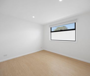 Experience Premium Townhouse Living in Kilsyth - Photo 3