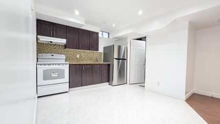 For Lease - 7 Mccrackin Court, Vaughan, Ontario - Photo 5