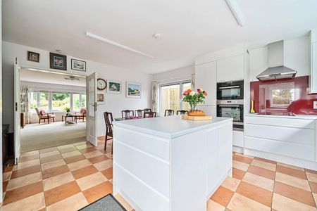 4 bedroom detached house to rent - Photo 3