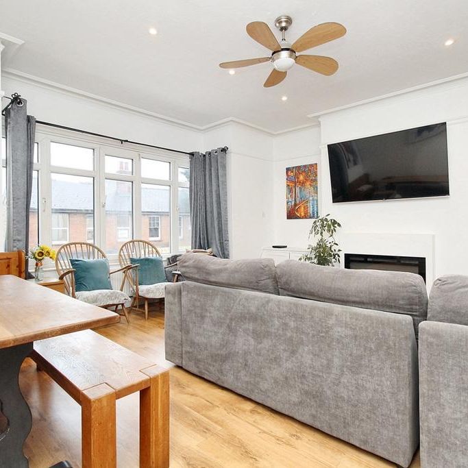 3 bedroom maisonette to rent - Photo 1